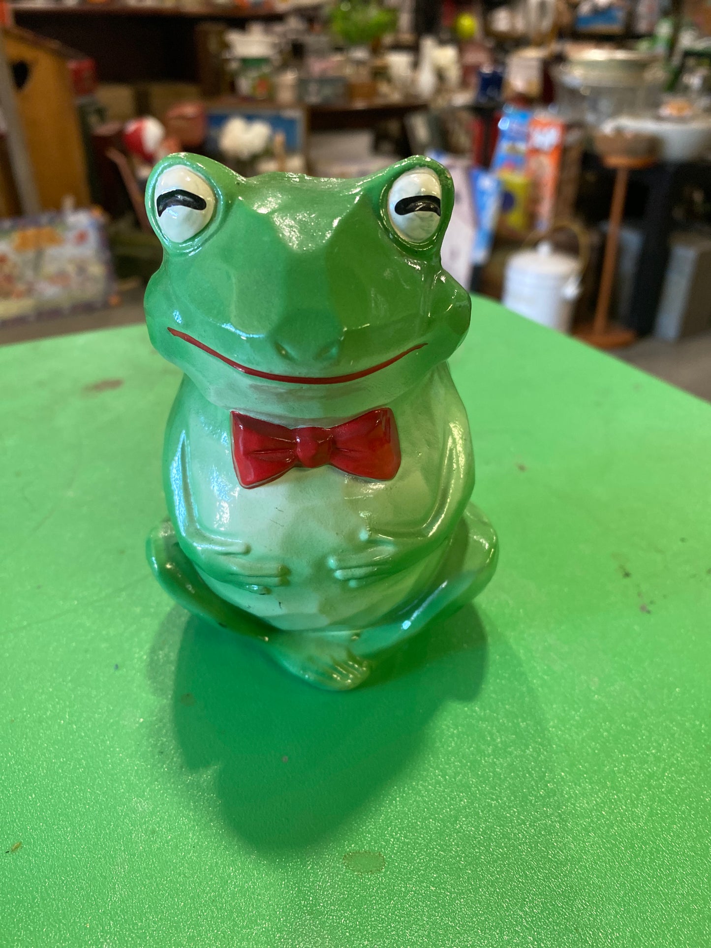(2096) booth #282 frog coin bank