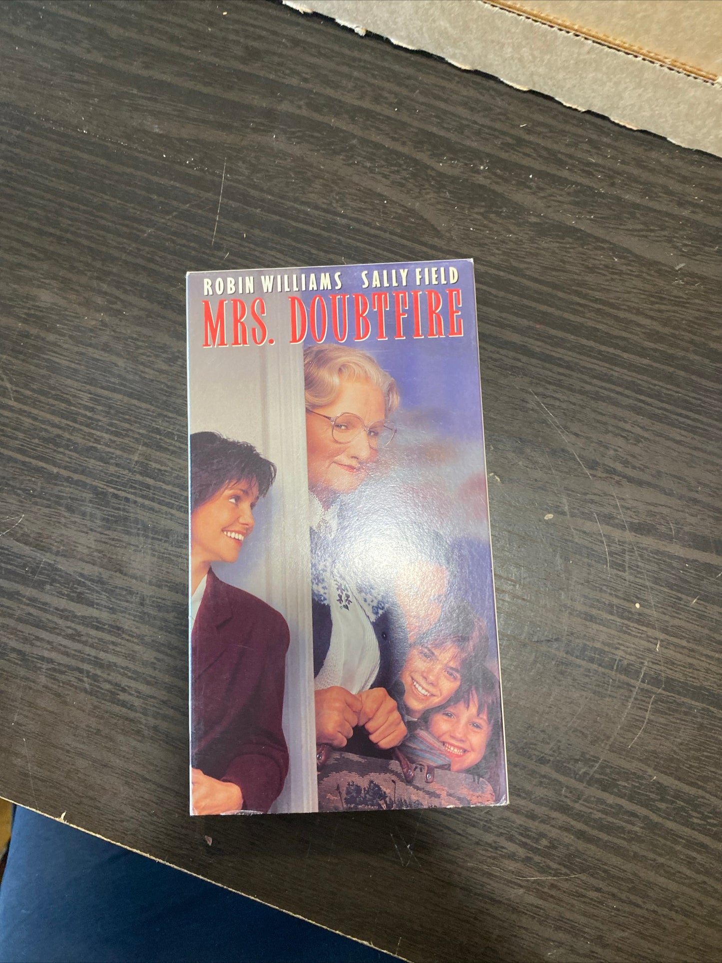 (1058) Mrs doubtfire vhs