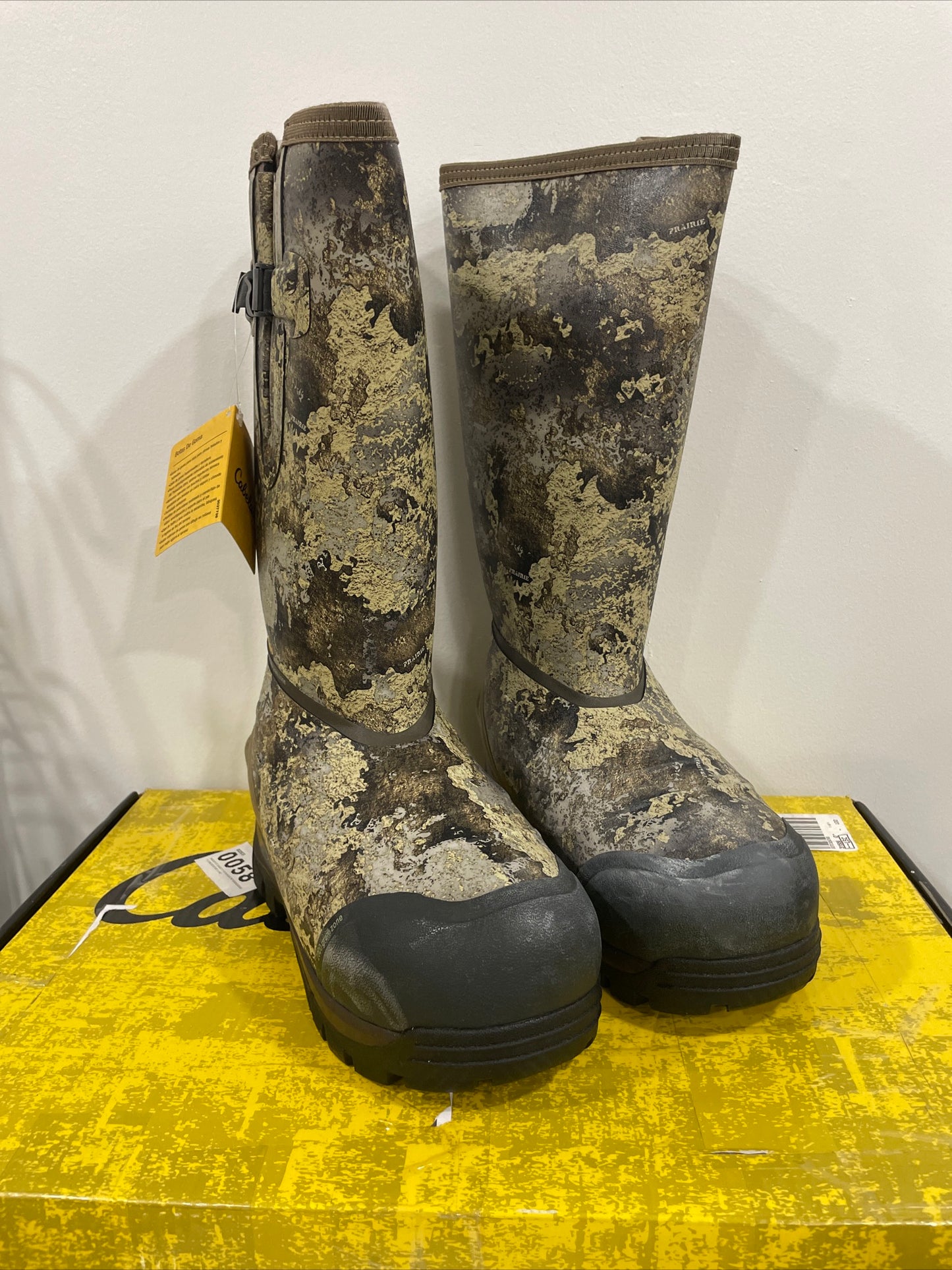 Cabela’s zoned comfort trac 2,000-Gram insulated rubber hunting boots for men (063)