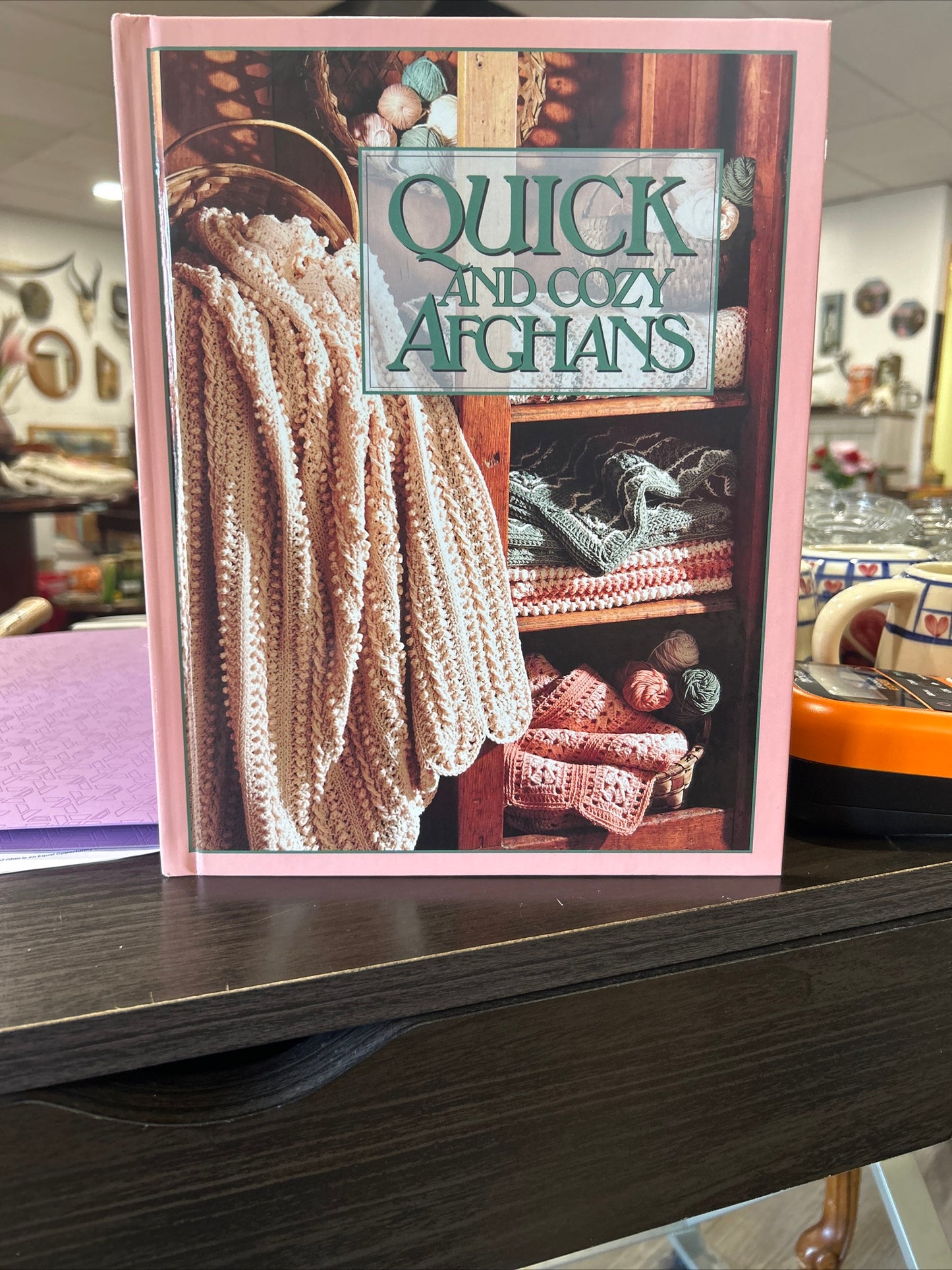 (465) Quick and cozy afghans Hardcover By Oxmoor House Leisure Arts Crochet Book