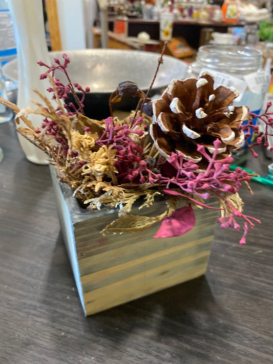 (1831) wooden box plant decor