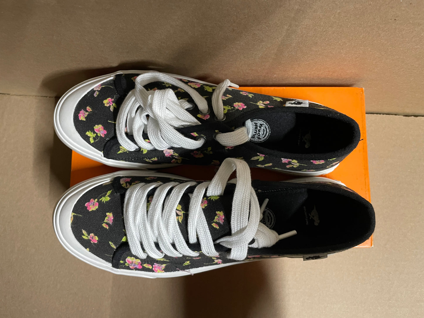 Rocket Dog floral women’s shoes s(086)