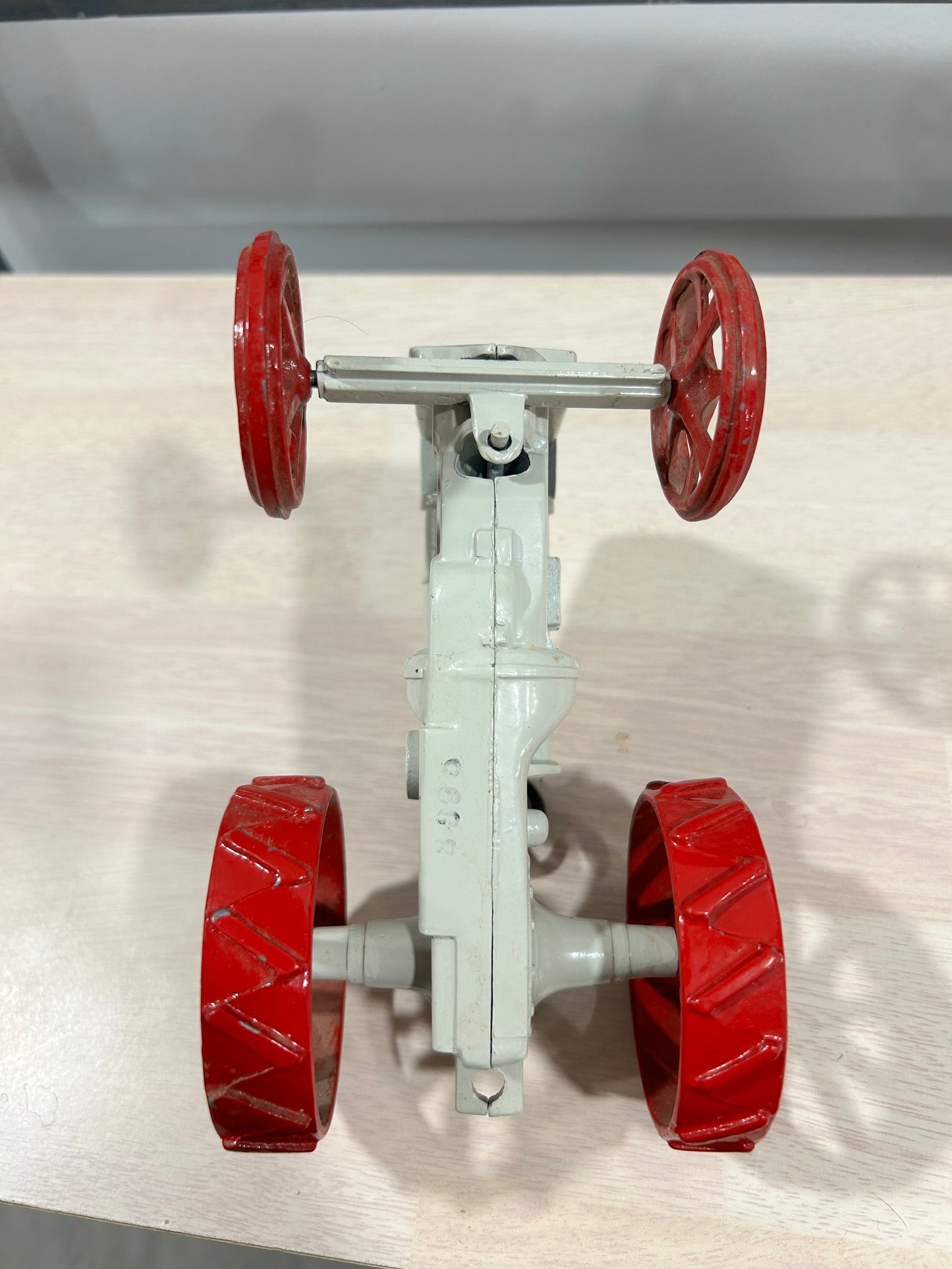 Fordson Diecast tractor -(085)