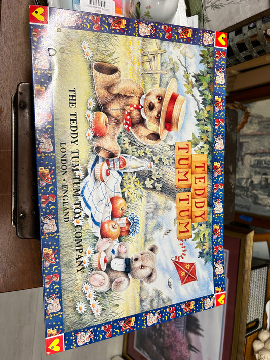 (1712) Teddys Tum tum sign