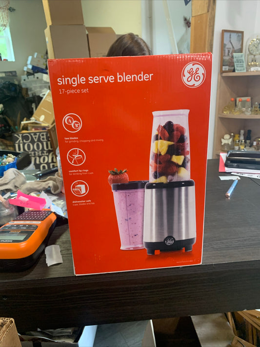 (1153) single serve blender
